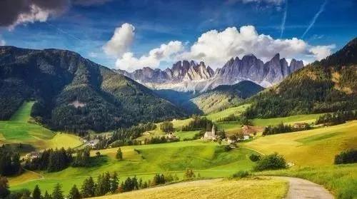 常做(zuò)一(yī)個(gè)小(xiǎo)動作(zuò)，能(néng)激活陽氣，頭不(bù)暈了(le)，背不(bù)痛了(le)，人(rén)不(bù)累了(le)